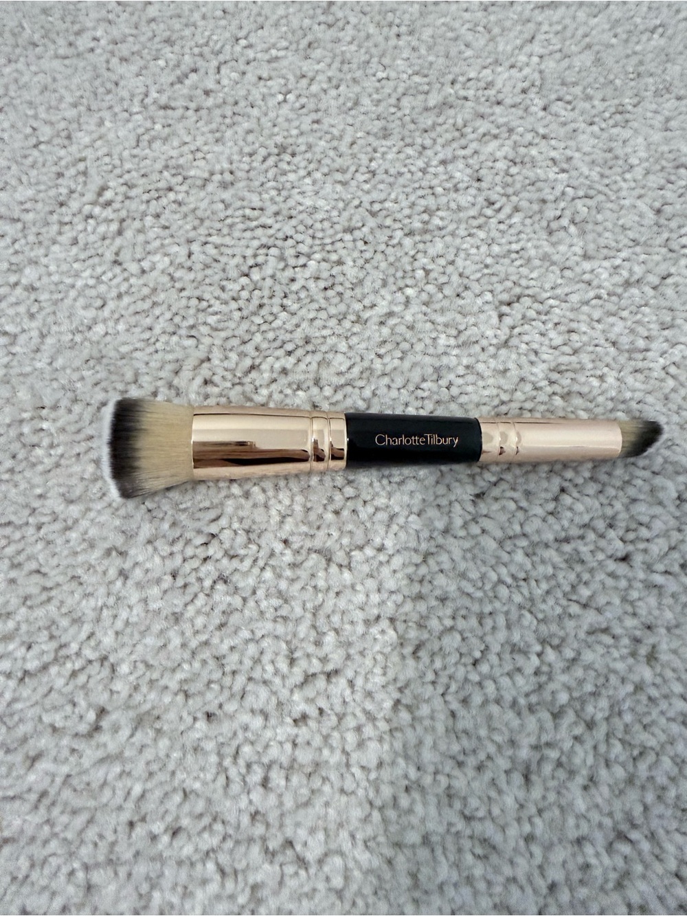 Charlotte Tilbury hollywood complexion brush